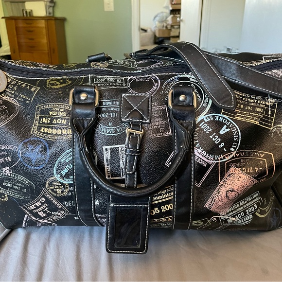 Sydney Love Travel Duffle Bag – Passport Stamp Print - Picture 3 of 10